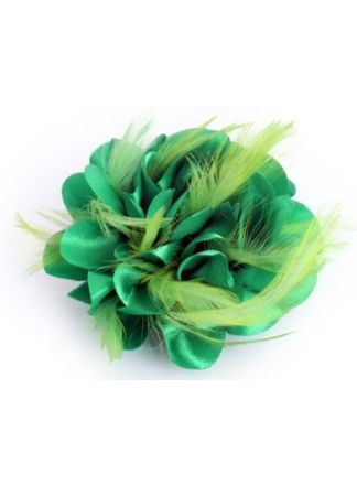 Groene Bloem op speld met veertjes
