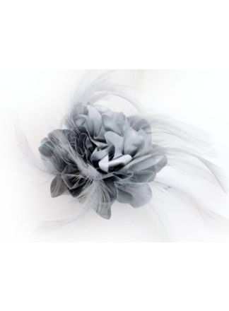 Zilveren Bloem op speld met veertjes