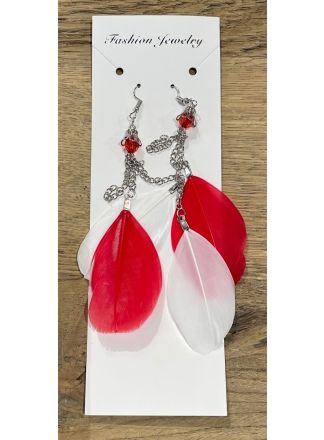 Oorbellen met rood-witte veertjes